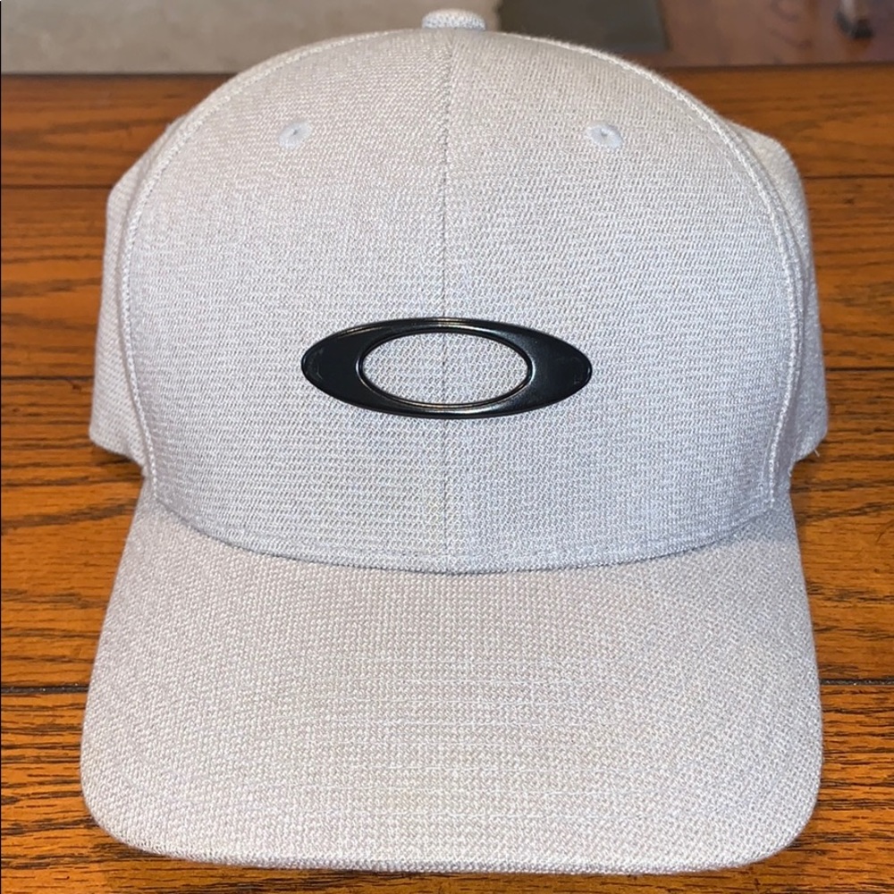 Oakley Flexfit hat